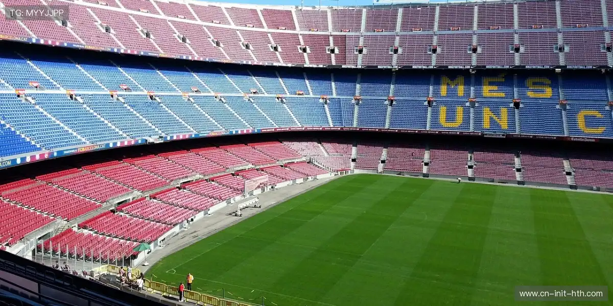 🔥球迷区服饰整齐划一,现场气势压倒一切!⚽